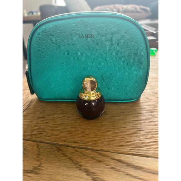 LA MER turquoise brand new cosmetic makeup bag with BRAND NEW Dior Nail Polish - Picture 1 of 7